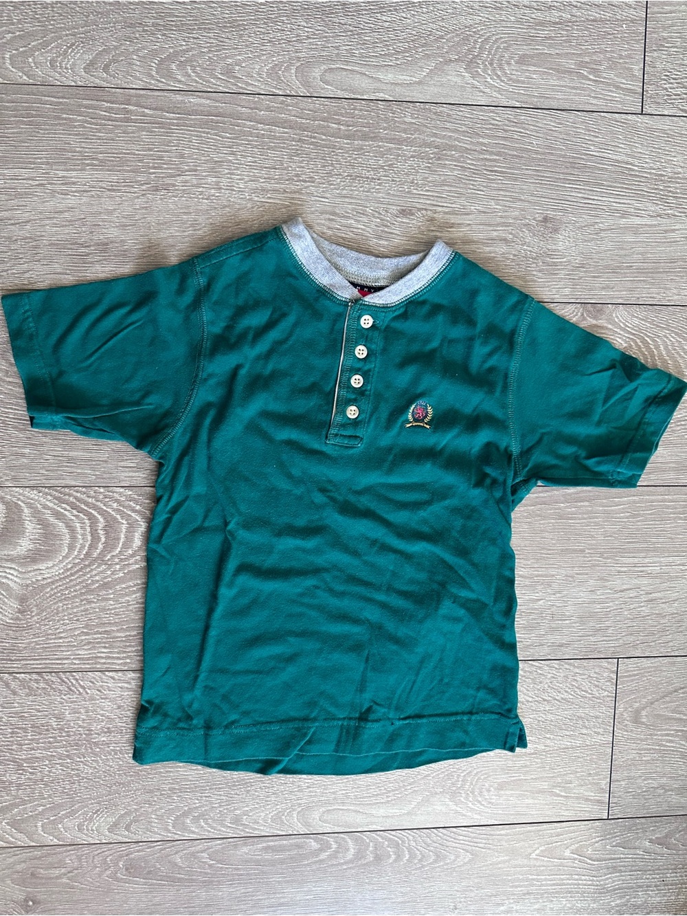 Vintage Tommy Hilfiger Short-Sleeve Henley Tee with Contrast Collar